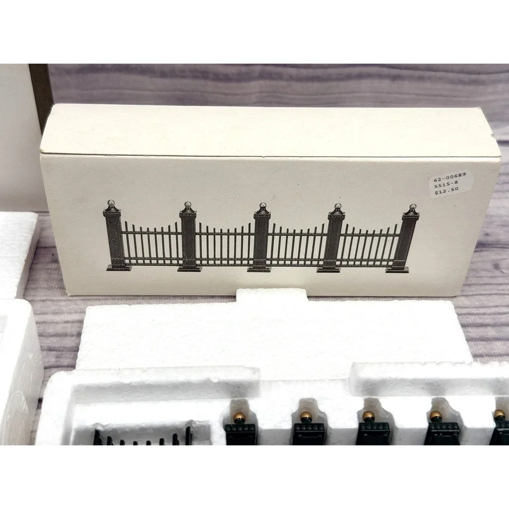 DEPT 56 HERITAGE VILLAGE COLLECTION WROUGHT IRON‎ GATE AND FENCE WITH EXTENSIONS